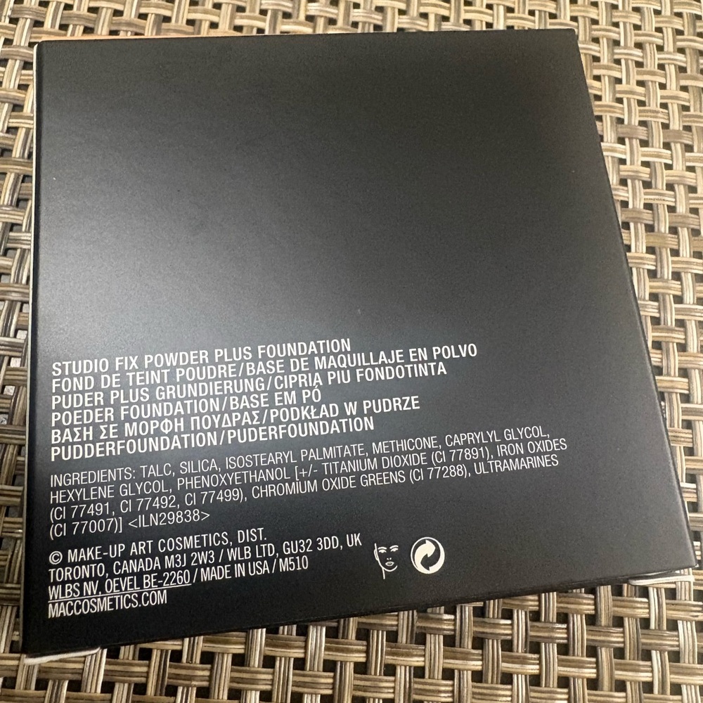 MAC Studio Fix Powder Plus Foundation - Picture 2 of 4